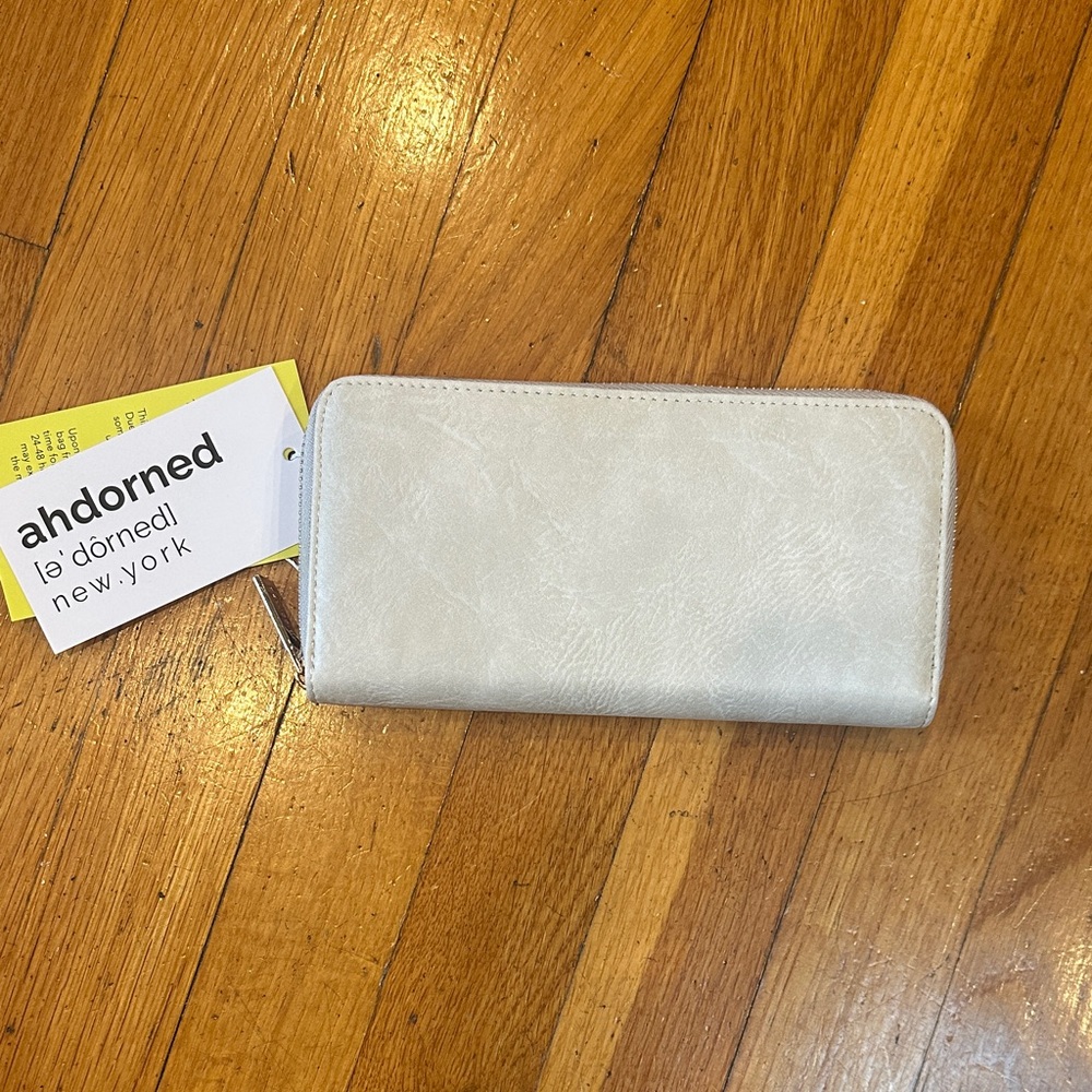 Ahdorned women’s wallet, faux leather brand new with tags